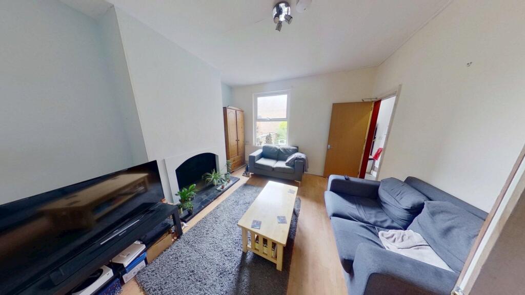3 bed Mid Terraced House for rent in Nottingham. From Oak Student Letts 3 bed Mid Terraced House for rent in Nottingham. From Oak Student Letts