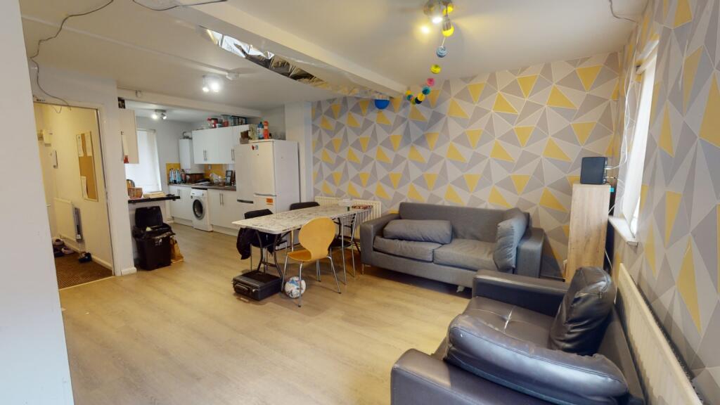 6 bed Mid Terraced House for rent in Nottingham. From Oak Student Letts