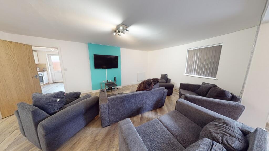 6 bed Mid Terraced House for rent in Nottingham. From Oak Student Letts