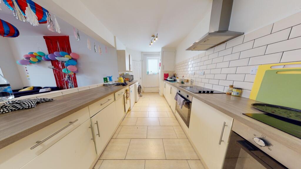 8 bed End of Terrace for rent in Nottingham. From Oak Student Letts 8 bed End of Terrace for rent in Nottingham. From Oak Student Letts