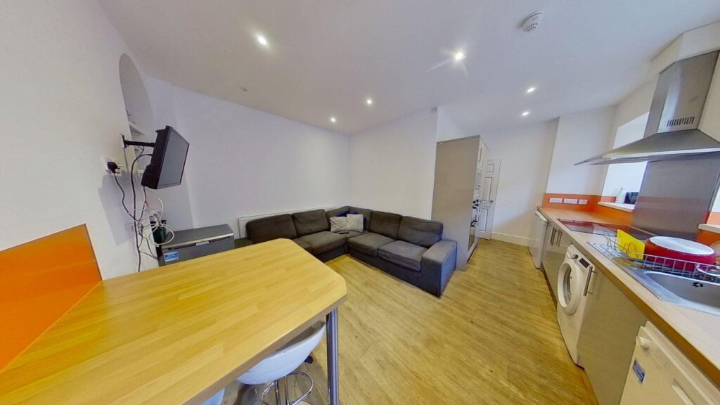 4 bed 1st Floor Flat for rent in Nottingham. From Oak Student Letts