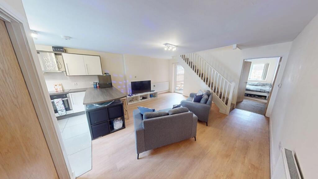 4 bed Town House for rent in Nottingham. From Oak Student Letts 4 bed Town House for rent in Nottingham. From Oak Student Letts