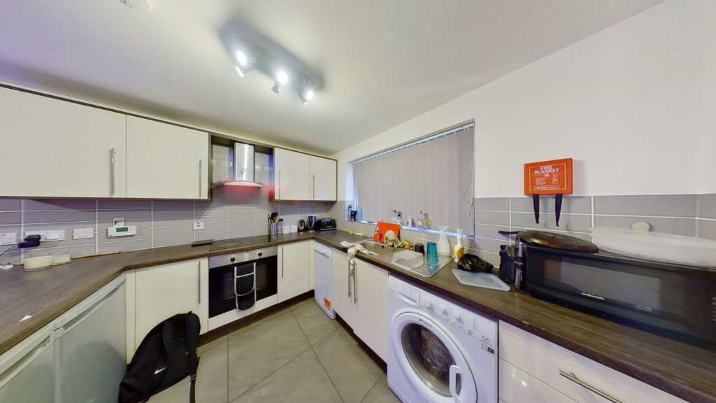 4 bed Town House for rent in Nottingham. From Oak Student Letts