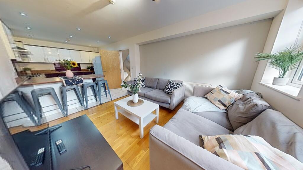 7 bed Mid Terraced House for rent in Nottingham. From Oak Student Letts