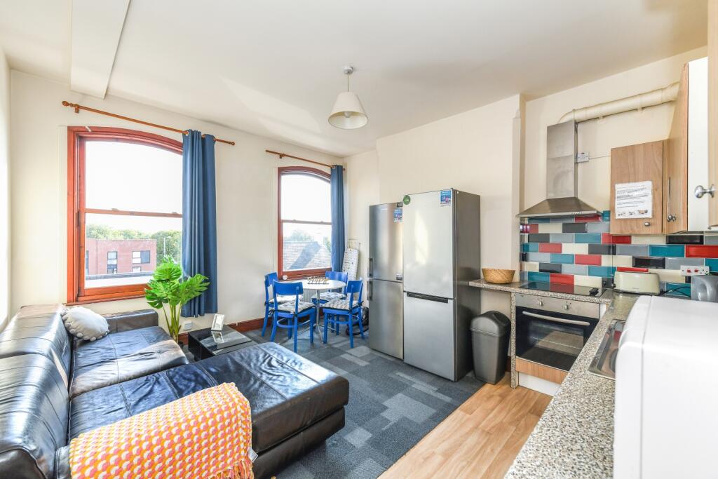 4 bed Apartment for rent in Nottingham. From Oak Student Letts 4 bed Apartment for rent in Nottingham. From Oak Student Letts
