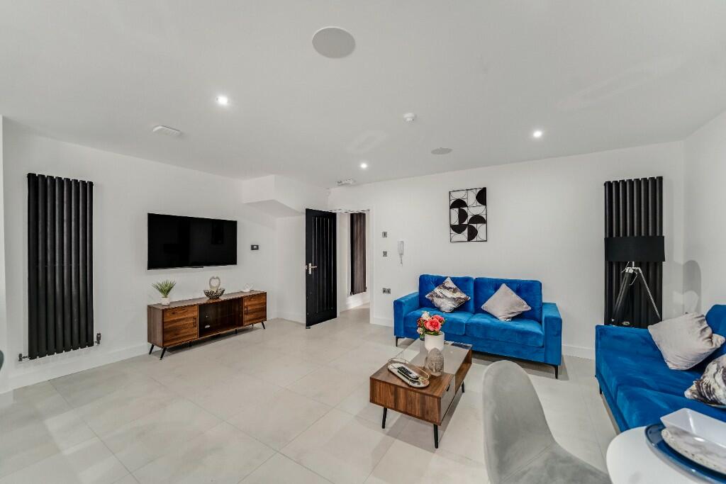 6 bed Mid Terraced House for rent in Liverpool. From Bric Living - Liverpool