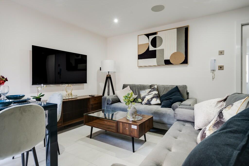6 bed Mid Terraced House for rent in Liverpool. From Bric Living - Liverpool