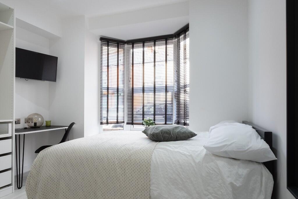 6 bed Mid Terraced House for rent in Harmston. From Bric Living - Lincoln