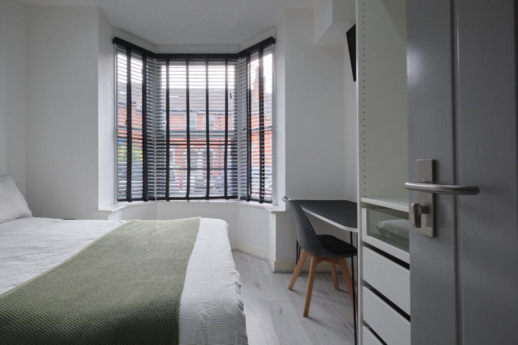 6 bed Mid Terraced House for rent in Riseholme. From Bric Living - Lincoln