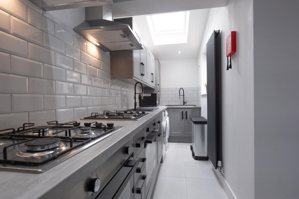 6 bed Mid Terraced House for rent in Harmston. From Bric Living - Lincoln