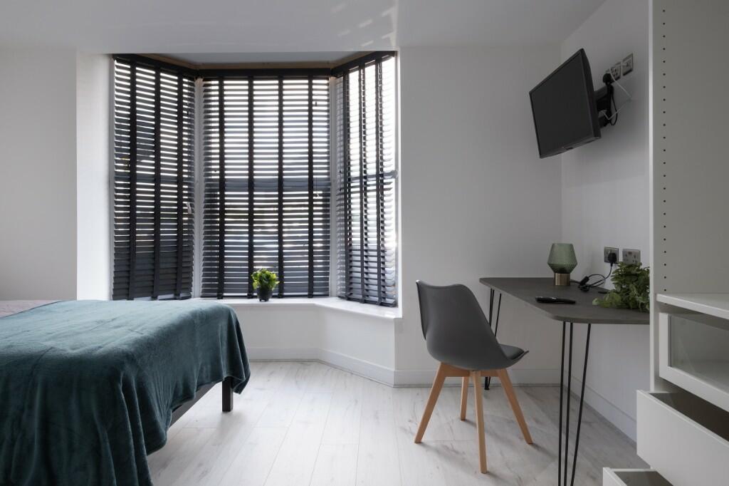 6 bed Mid Terraced House for rent in Harmston. From Bric Living - Lincoln