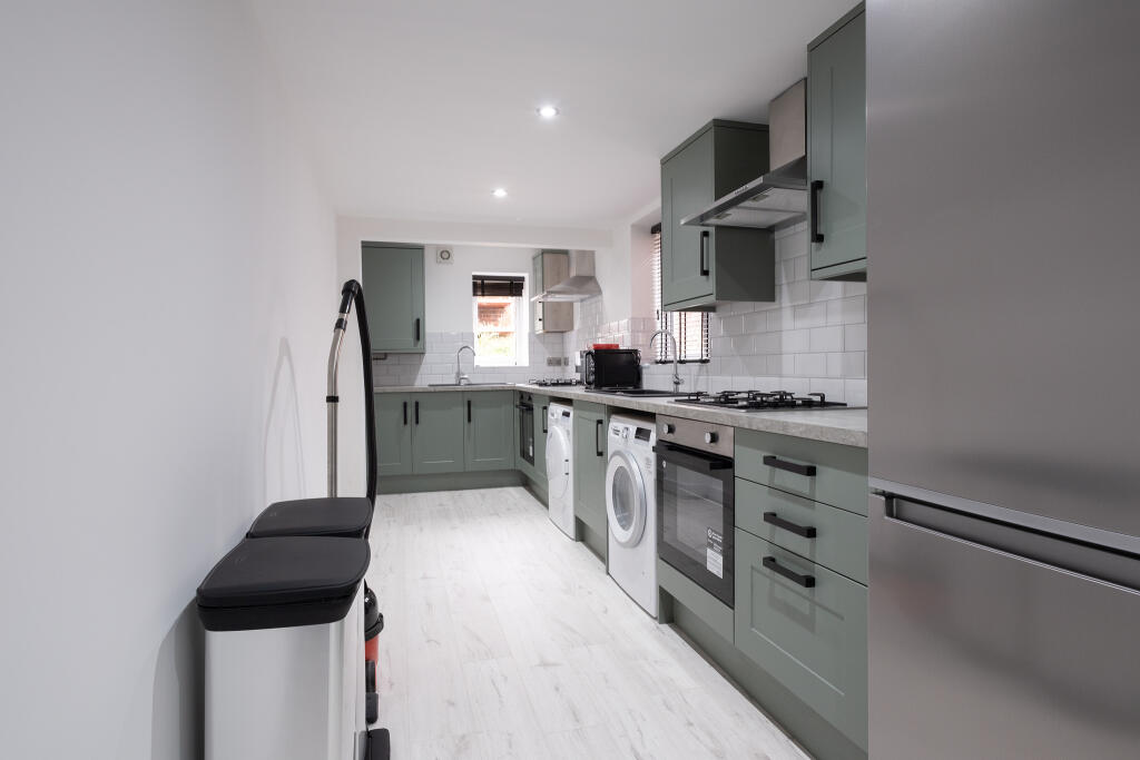 6 bed Mid Terraced House for rent in North Greetwell. From Bric Living - Lincoln