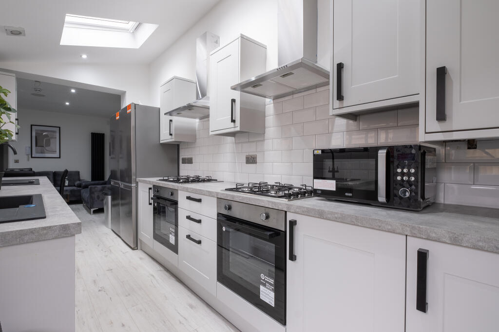6 bed Mid Terraced House for rent in Riseholme. From Bric Living - Lincoln 6 bed Mid Terraced House for rent in Riseholme. From Bric Living - Lincoln