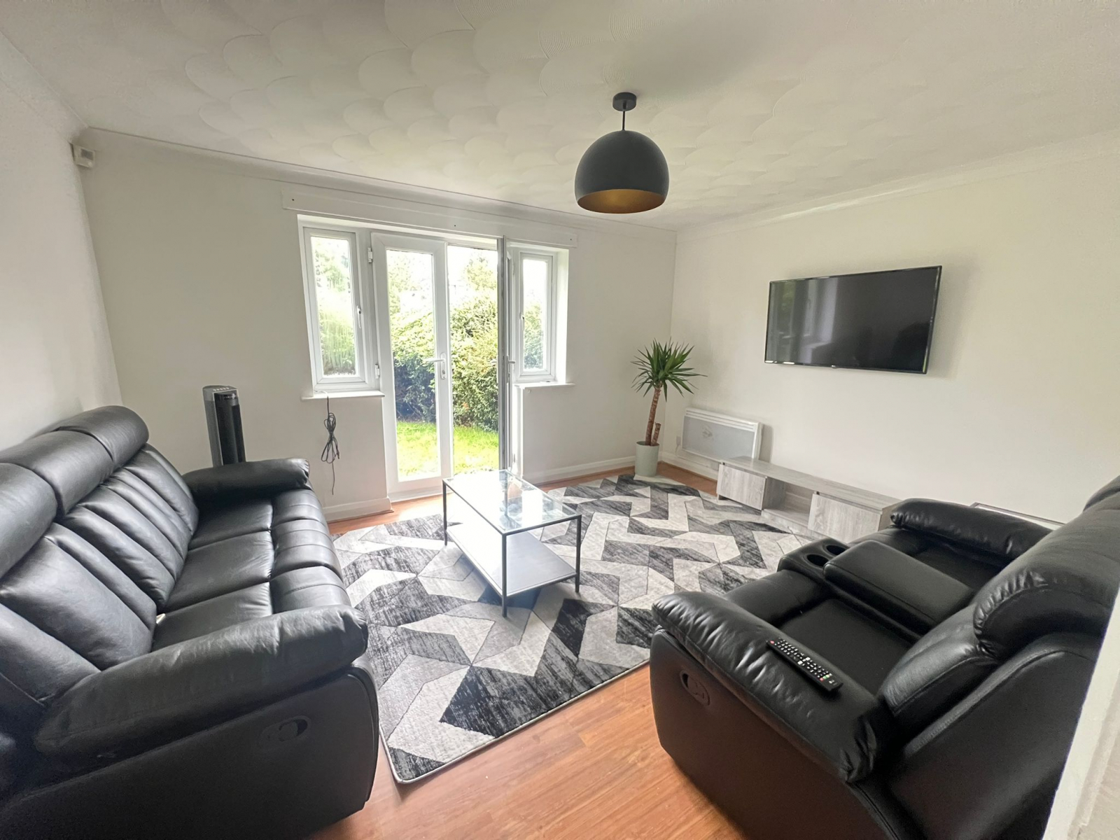 3 bed 1st Floor Flat for rent in Salford. From Maison Management