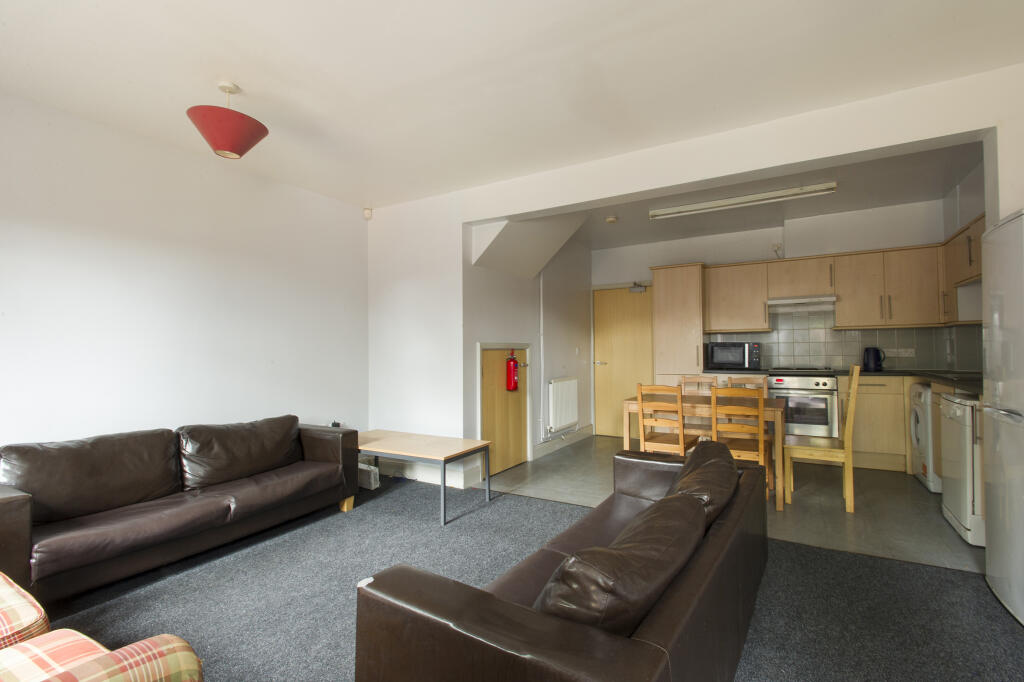 6 bed Town House for rent in Nottingham. From Mega Close - Nottingham