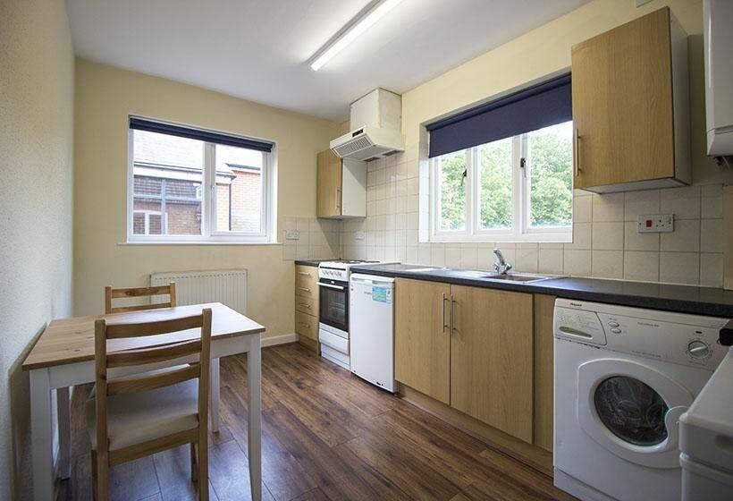 2 bed 1st Floor Flat for rent in Nottingham. From Mega Close - Nottingham