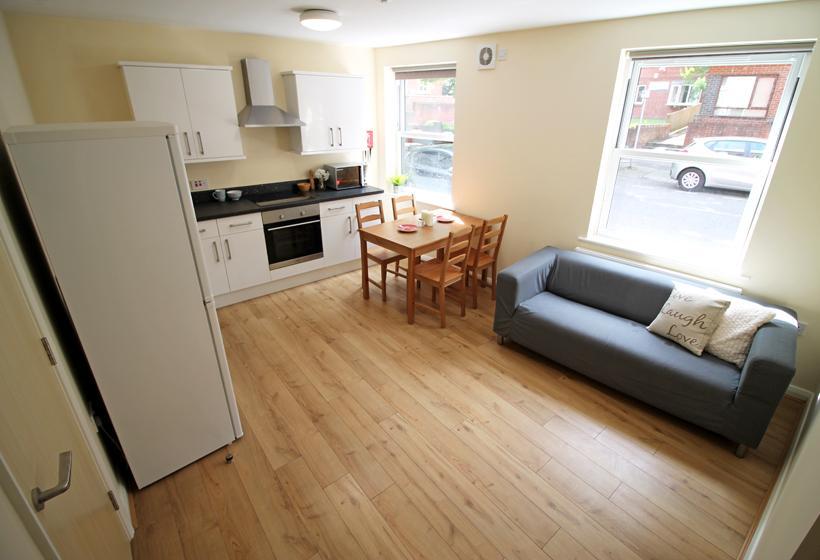 3 bed 1st Floor Flat for rent in Nottingham. From Mega Close - Nottingham