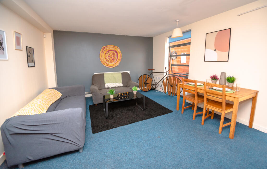 3 bed 1st Floor Flat for rent in Nottingham. From Mega Close - Nottingham