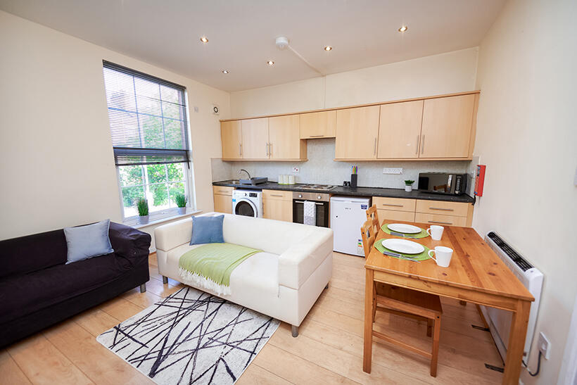 4 bed Annexe for rent in Nottingham. From Mega Close - Nottingham