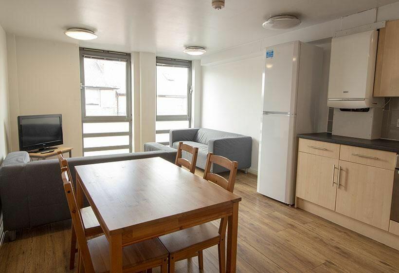 4 bed 1st Floor Flat for rent in Nottingham. From Mega Close - Nottingham