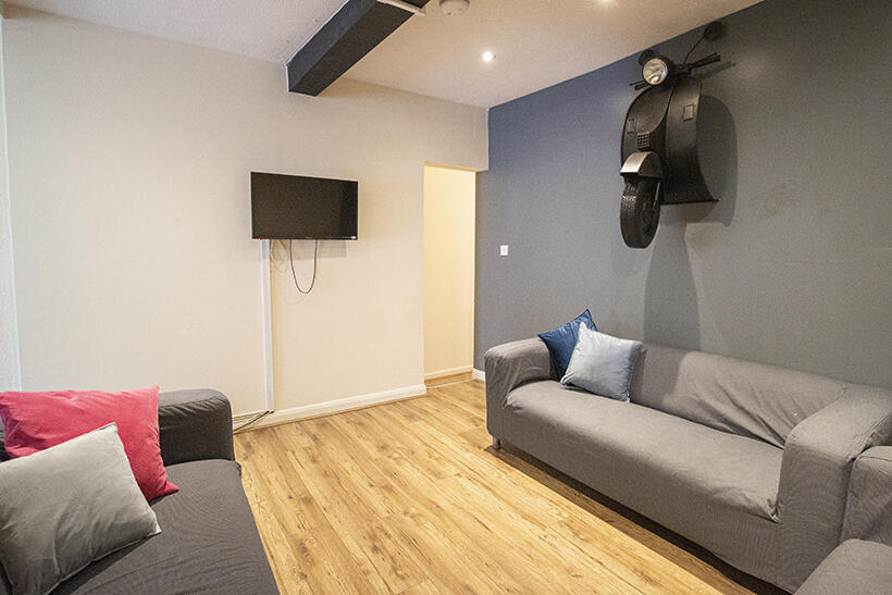 5 bed Detached for rent in Nottingham. From Mega Close - Nottingham