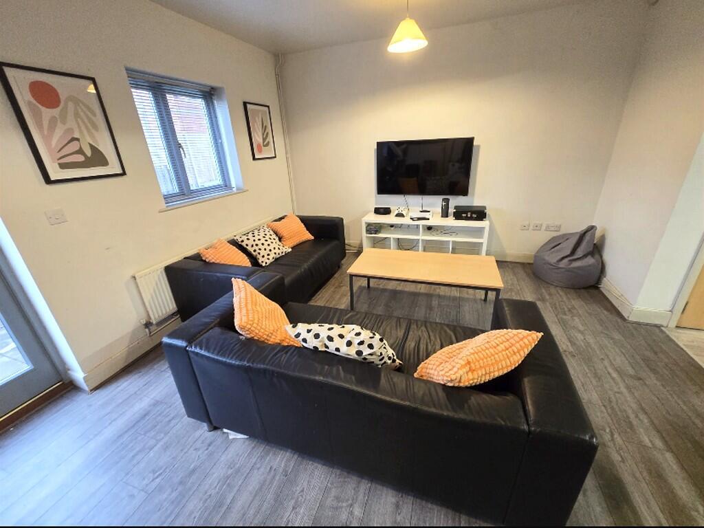 4 bed Town House for rent in Nottingham. From Mega Close - Nottingham