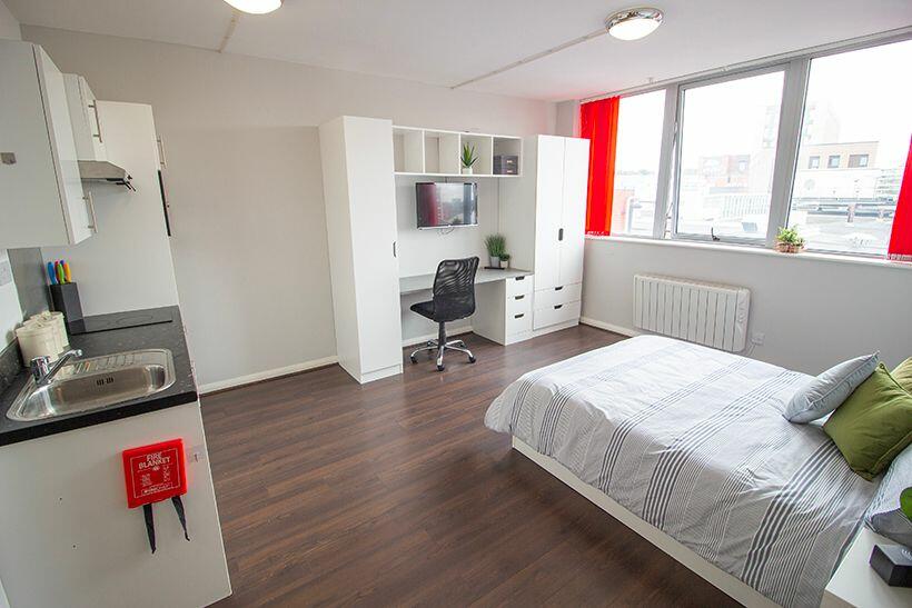 4 bed Studio for rent in Nottingham. From Mega Close - Nottingham 4 bed Studio for rent in Nottingham. From Mega Close - Nottingham