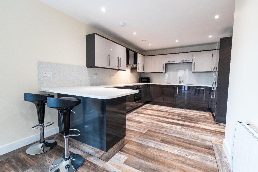 3 bed Apartment for rent in Long Line. From MAF Students 3 bed Apartment for rent in Long Line. From MAF Students