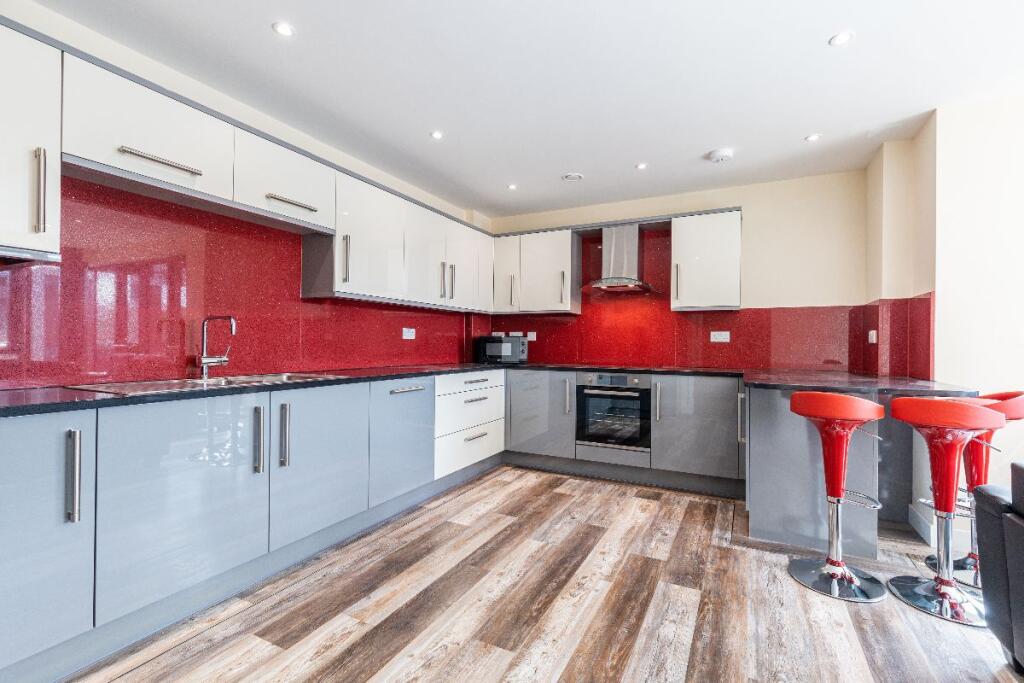 3 bed Apartment for rent in Long Line. From MAF Students