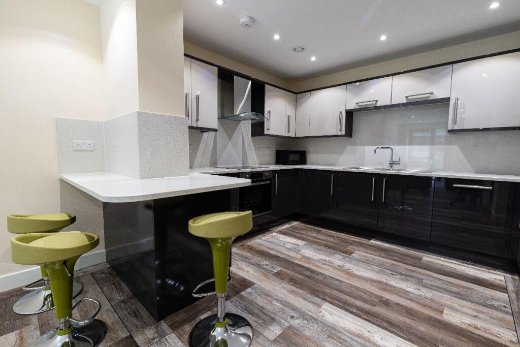 3 bed Apartment for rent in Long Line. From MAF Students