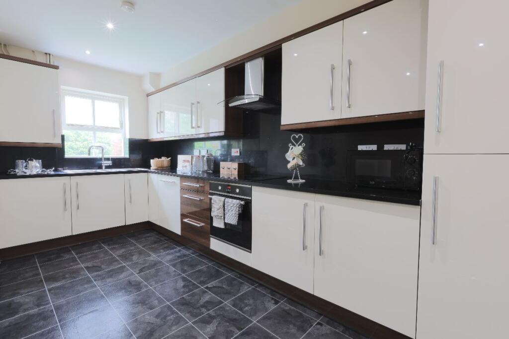 6 bed Mid Terraced House for rent in Sheffield. From MAF Students