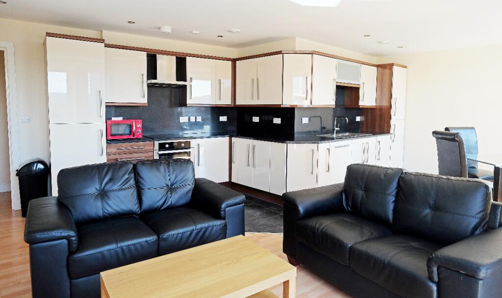 4 bed Apartment for rent in Long Line. From MAF Students