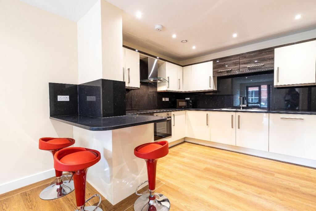 3 bed Apartment for rent in Long Line. From MAF Students 3 bed Apartment for rent in Long Line. From MAF Students