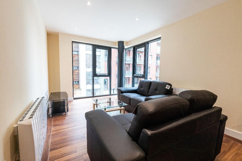 3 bed Apartment for rent in Long Line. From MAF Students 3 bed Apartment for rent in Long Line. From MAF Students