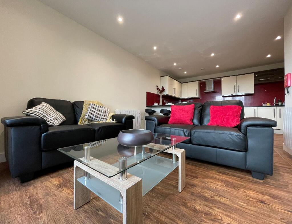 3 bed Apartment for rent in Long Line. From MAF Students