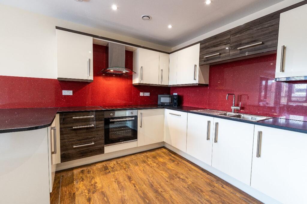 3 bed Apartment for rent in Long Line. From MAF Students 3 bed Apartment for rent in Long Line. From MAF Students
