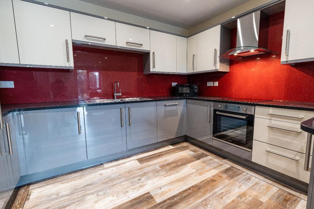 3 bed Apartment for rent in Long Line. From MAF Students