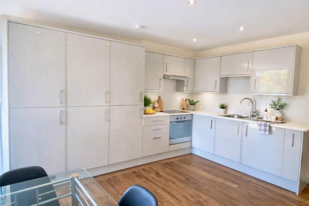 4 bed 1st Floor Flat for rent in Dungworth. From MAF Students 4 bed 1st Floor Flat for rent in Dungworth. From MAF Students