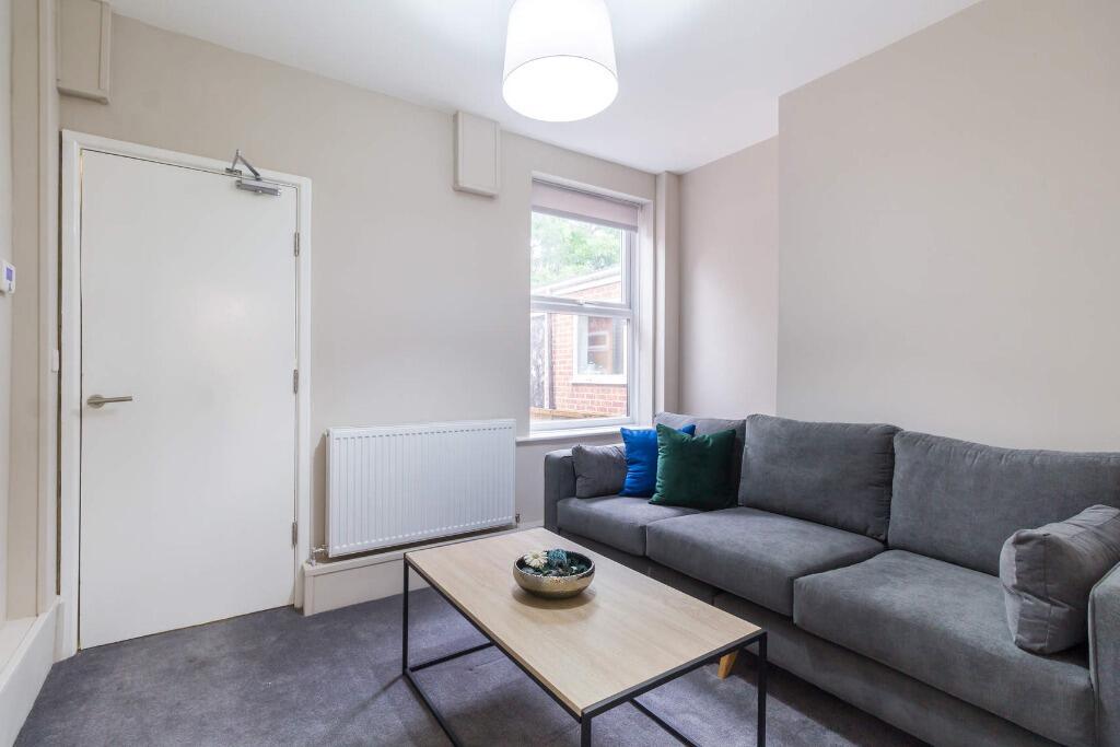 4 bed Terraced House for rent in Nottingham. From Arc Management - Edinburgh 4 bed Terraced House for rent in Nottingham. From Arc Management - Edinburgh
