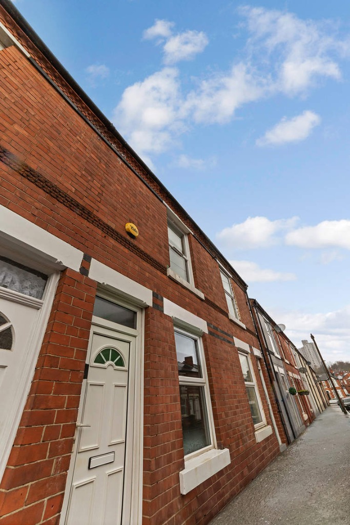 2 bed Terraced House for rent in Nottingham. From Arc Management - Edinburgh 2 bed Terraced House for rent in Nottingham. From Arc Management - Edinburgh