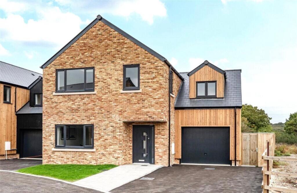 4 bed Detached for rent in Westerleigh. From Acen Properties - Bristol