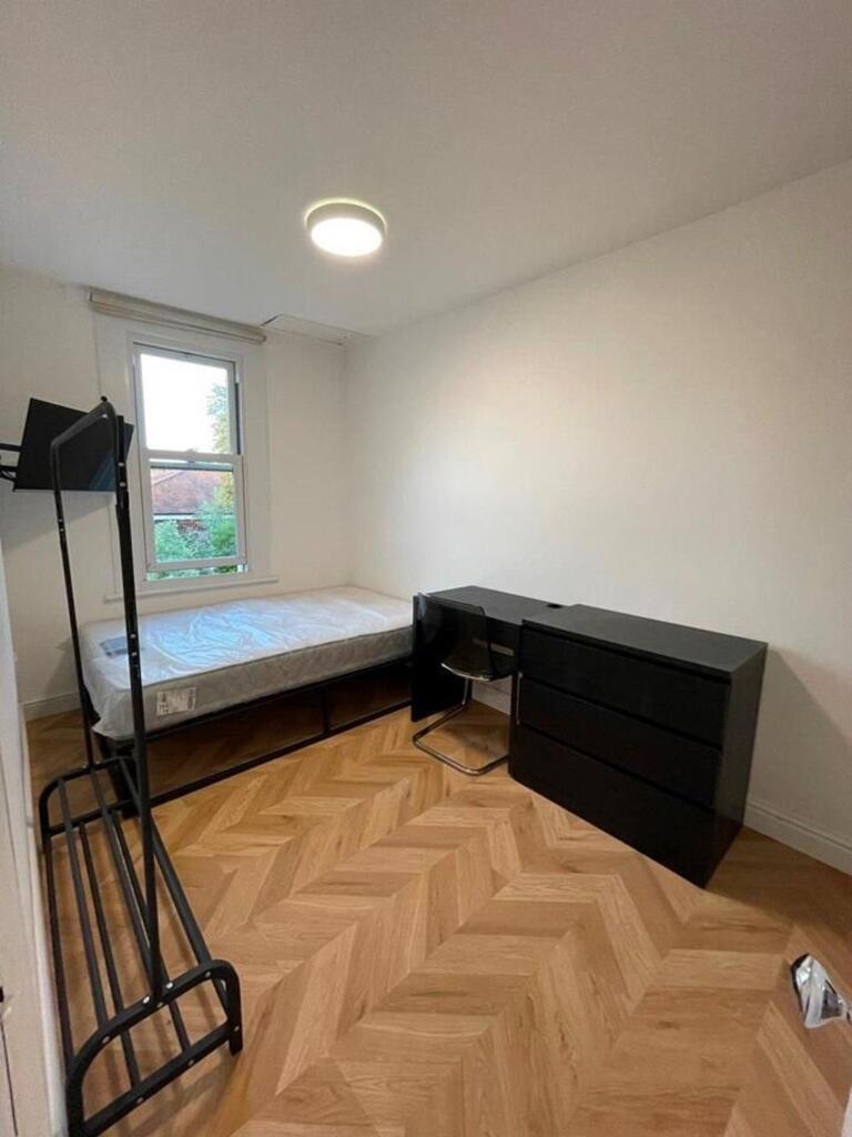 4 bed Mid Terraced House for rent in Bristol. From Xeno Property - Bristol 4 bed Mid Terraced House for rent in Bristol. From Xeno Property - Bristol