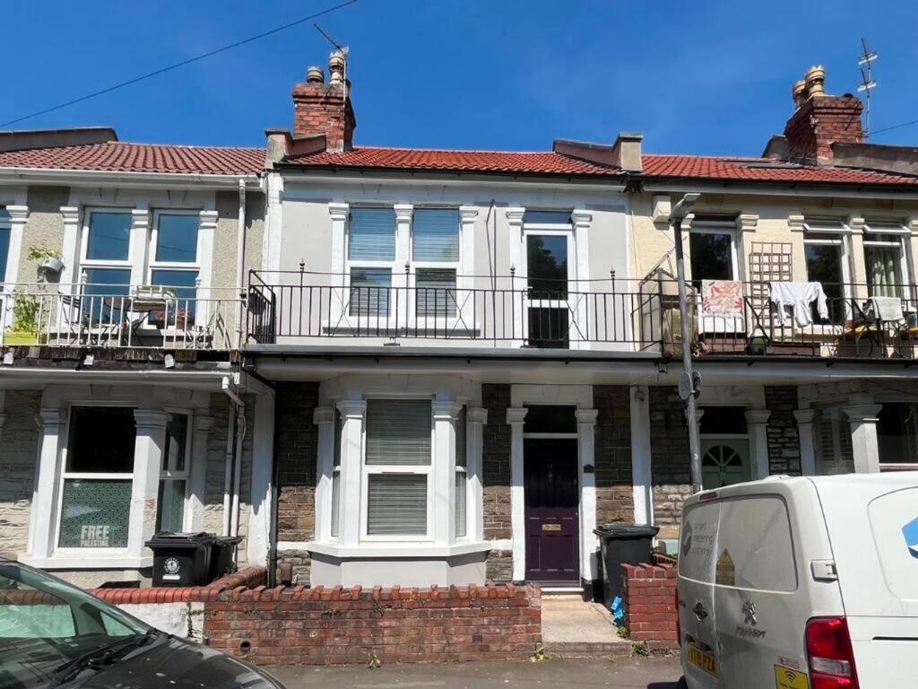 3 bed Mid Terraced House for rent in Bristol. From Xeno Property - Bristol