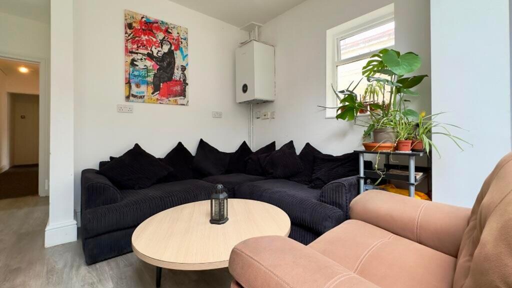 1 bed Mid Terraced House for rent in Stapleton. From Xeno Property - Bristol