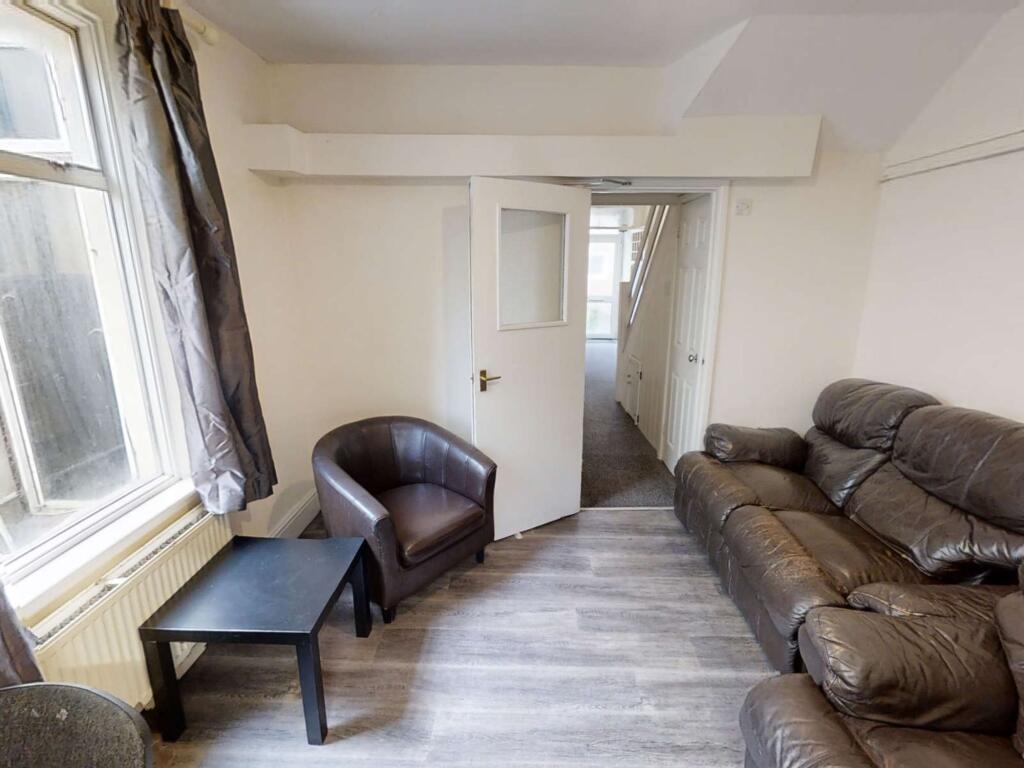 5 bed Mid Terraced House for rent in Bristol. From Xeno Property - Bristol 5 bed Mid Terraced House for rent in Bristol. From Xeno Property - Bristol