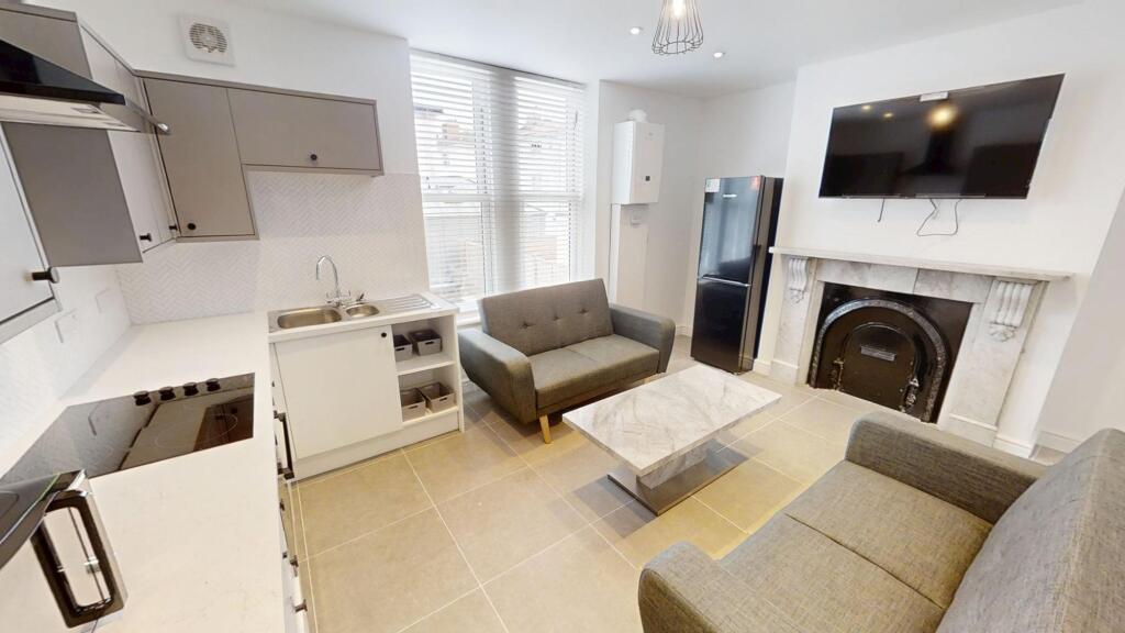 1 bed Mid Terraced House for rent in . From Xeno Property - Bristol