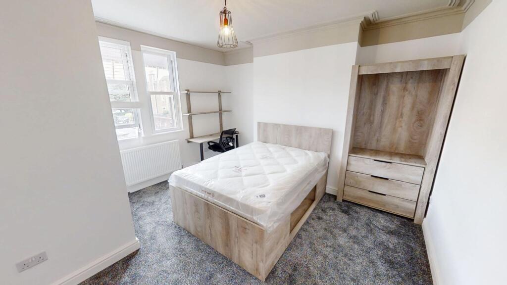 2 bed Mid Terraced House for rent in . From Xeno Property - Bristol
