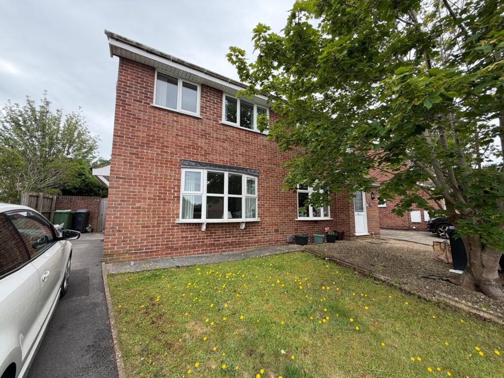 3 bed Semi Detached for rent in Weston-Super-Mare. From Xeno Property - Bristol 3 bed Semi Detached for rent in Weston-Super-Mare. From Xeno Property - Bristol