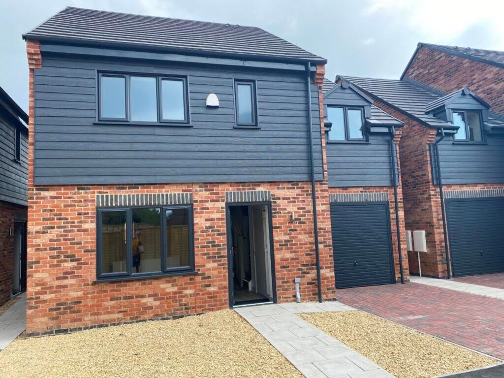 1 bed Detached for rent in Hambrook. From Xeno Property - Bristol 1 bed Detached for rent in Hambrook. From Xeno Property - Bristol