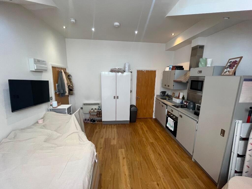 0 bed Studio for rent in Bristol. From Xeno Property - Bristol 0 bed Studio for rent in Bristol. From Xeno Property - Bristol